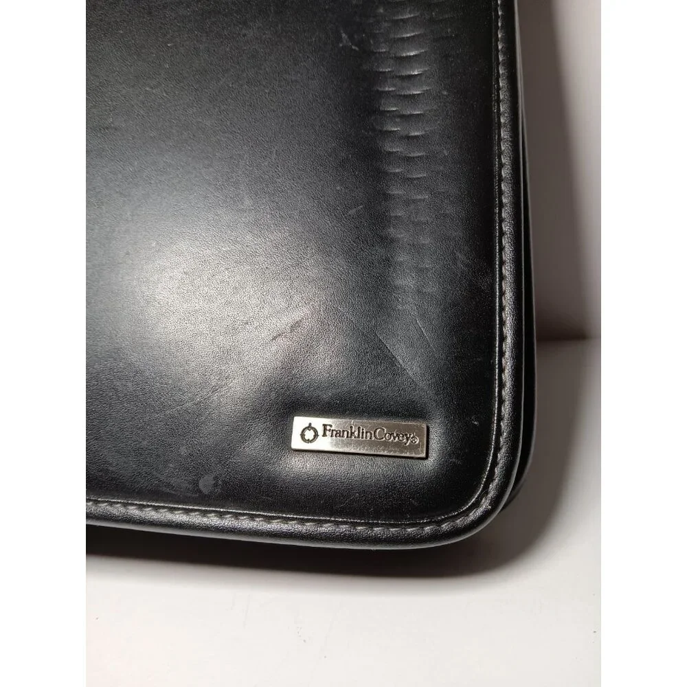 Franklin Covey Classic Black Leather Planner 7 Ring Binder Zipper extras (read)